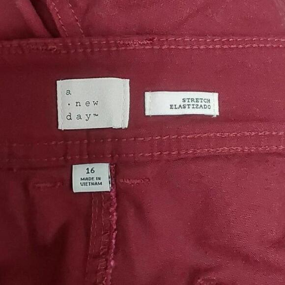 Stretch Shorts | A new day | 16 - Picture 6 of 8